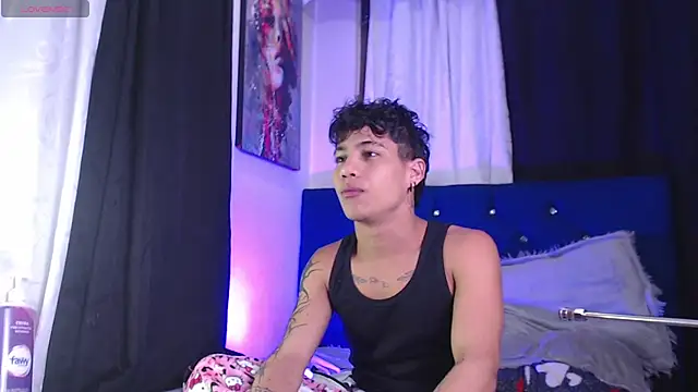 Sexys Boys Hot1 online show from March 8, 1:03 am