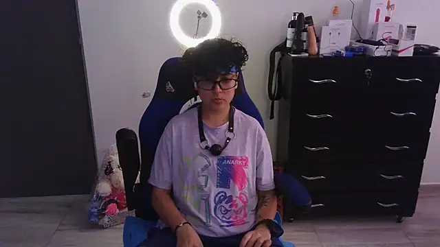 thomascooper7 online show from February 24, 9:31 pm