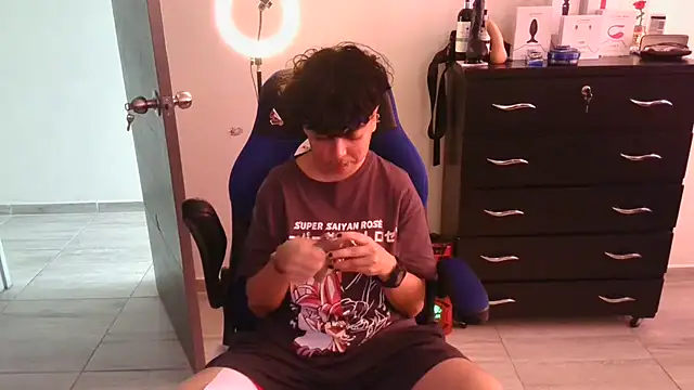 thomascooper7 online show from March 7, 7:05 pm