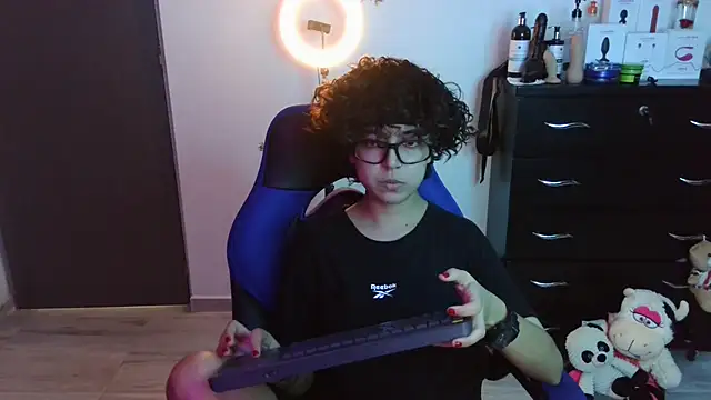 thomascooper7 online show from October 15, 7:58 pm