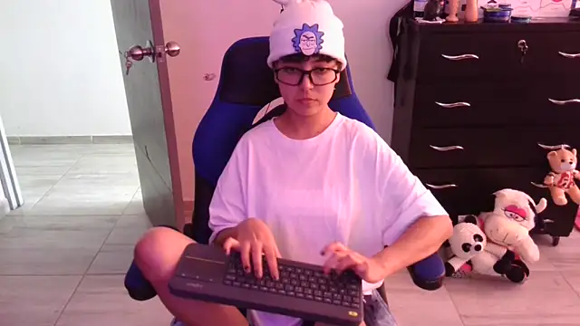 thomascooper7 online show from November 20, 6:07 pm