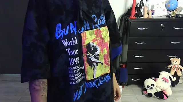 thomascooper7 online show from April 19, 8:11 pm