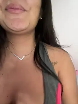 Snapshot of isa_ofc2024 chatting on February 14, 10:17 am isa ofc2024 online show from February 14, 10:17 am