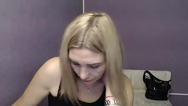 Snapshot of _sexy_lady chatting on December 9, 3:33 pm  sexy lady online show from December 9, 3:33 pm