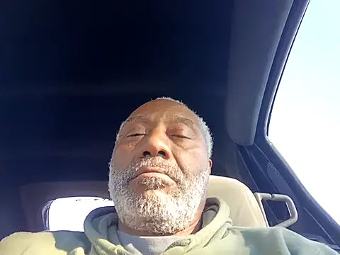 Snapshot of yasohw chatting on December 9, 8:01 pm yasohw online show from December 9, 8:01 pm