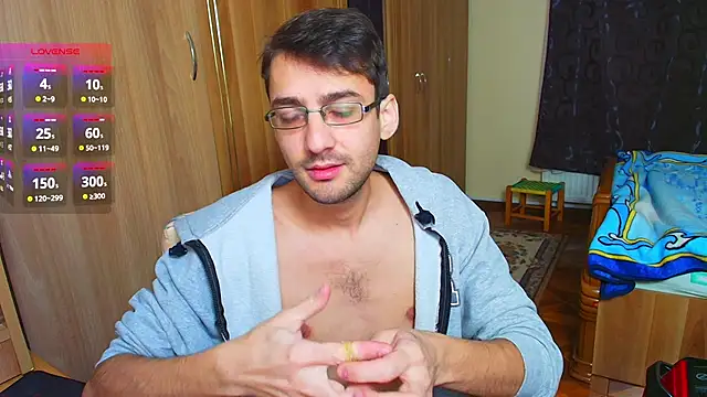 Snapshot of HungEddy chatting on December 8, 12:52 pm HungEddy online show from December 8, 12:52 pm