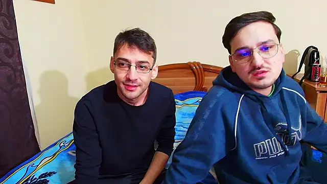 Snapshot of HungEddy chatting on December 13, 7:32 pm HungEddy online show from December 13, 7:32 pm