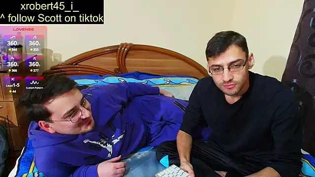 Snapshot of HungEddy chatting on December 14, 8:18 pm HungEddy online show from December 14, 8:18 pm