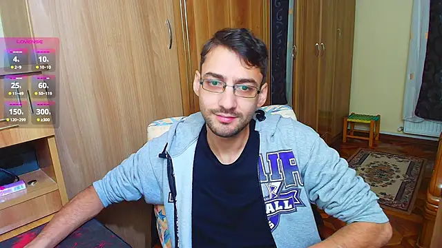 Snapshot of HungEddy chatting on December 18, 1:26 am HungEddy online show from December 18, 1:26 am