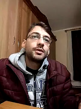 Snapshot of HungEddy chatting on December 19, 2:12 am HungEddy online show from December 19, 2:12 am