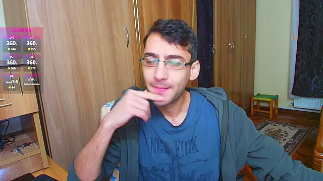 Snapshot of HungEddy chatting on December 24, 9:50 am HungEddy online show from December 24, 9:50 am