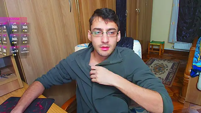 Snapshot of HungEddy chatting on December 24, 3:16 pm HungEddy online show from December 24, 3:16 pm