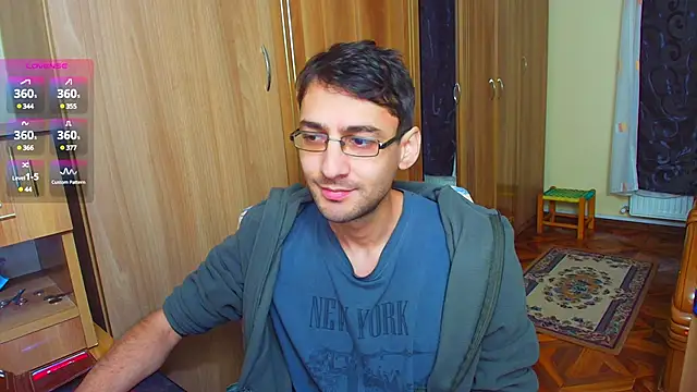 Snapshot of HungEddy chatting on December 25, 11:33 am HungEddy online show from December 25, 11:33 am