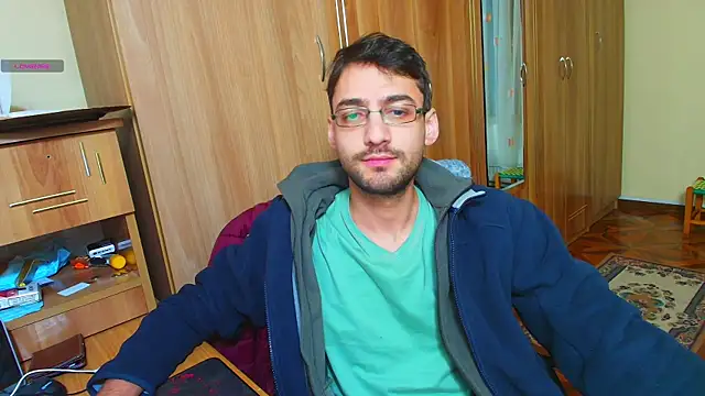 Snapshot of HungEddy chatting on December 31, 8:34 pm HungEddy online show from December 31, 8:34 pm