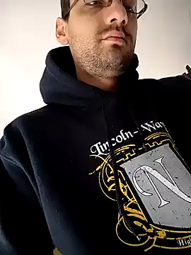 Snapshot of HungEddy chatting on January 18, 11:11 am HungEddy online show from January 18, 11:11 am