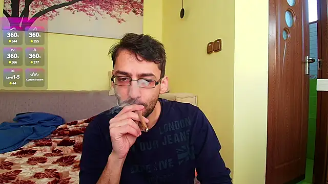 Snapshot of HungEddy chatting on February 22, 7:34 am HungEddy online show from February 22, 7:34 am