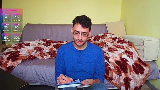 Snapshot of HungEddy chatting on February 26, 3:19 pm HungEddy online show from February 26, 3:19 pm