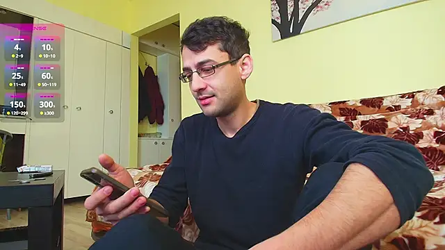 Snapshot of HungEddy chatting on March 1, 9:40 am HungEddy online show from March 1, 9:40 am