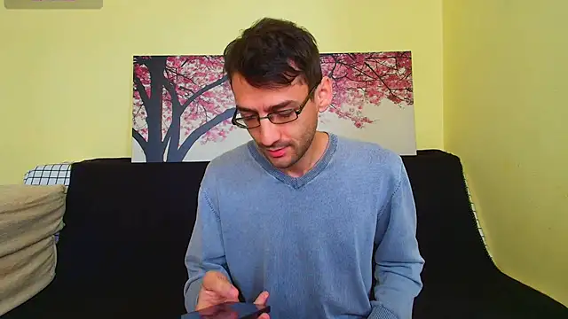 Snapshot of HungEddy chatting on October 12, 11:20 am HungEddy online show from October 12, 11:20 am