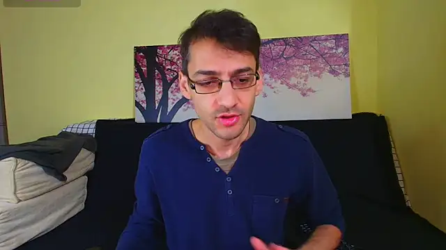 Snapshot of HungEddy chatting on October 20, 6:30 pm HungEddy online show from October 20, 6:30 pm