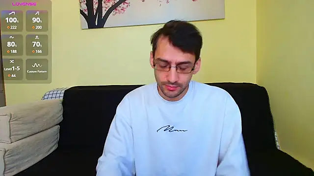 Snapshot of HungEddy chatting on November 24, 8:58 am HungEddy online show from November 24, 8:58 am