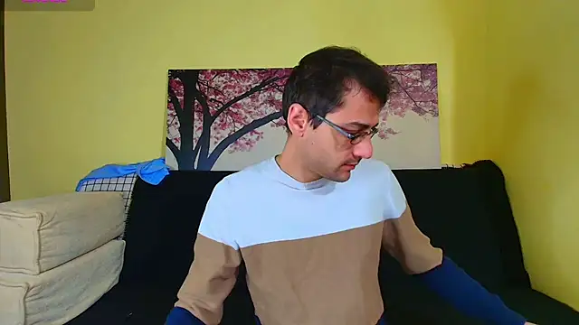 Snapshot of HungEddy chatting on November 27, 8:00 pm HungEddy online show from November 27, 8:00 pm