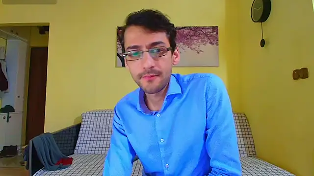 Snapshot of HungEddy chatting on December 5, 8:38 pm HungEddy online show from December 5, 8:38 pm