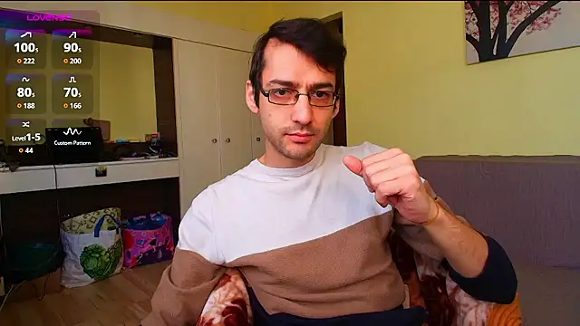 Snapshot of HungEddy chatting on January 17, 8:41 am HungEddy online show from January 17, 8:41 am