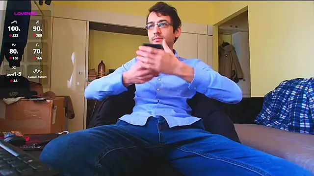 Snapshot of HungEddy chatting on February 5, 8:41 am HungEddy online show from February 5, 8:41 am