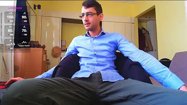 Snapshot of HungEddy chatting on February 18, 9:05 am HungEddy online show from February 18, 9:05 am