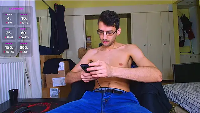 Snapshot of HungEddy chatting on March 13, 7:42 pm HungEddy online show from March 13, 7:42 pm