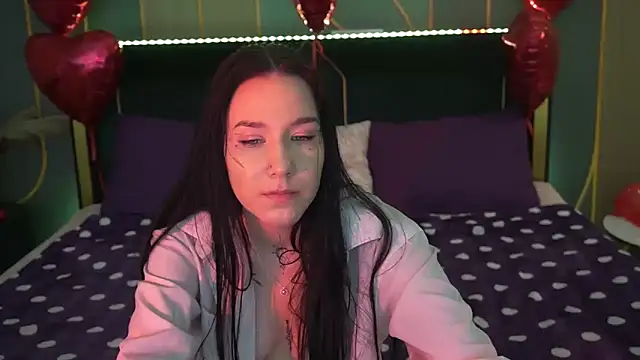 NikkiGoldSide online show from February 18, 8:14 pm