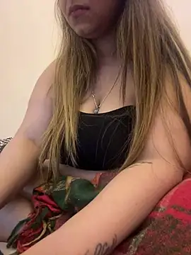 Snapshot of maskinamy chatting on December 22, 12:07 am maskinamy online show from December 22, 12:07 am