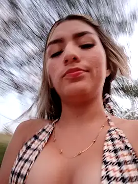 GIRL DONCELLA online show from December 16, 10:45 pm