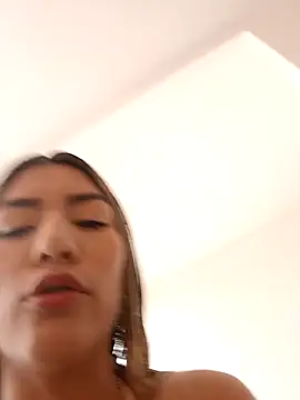 GIRL DONCELLA online show from March 11, 8:31 pm