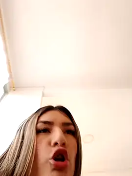 GIRL DONCELLA online show from March 22, 10:04 pm