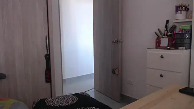 Snapshot of scarlett_diamond11 chatting on September 15, 10:21 pm scarlett diamond11 online show from September 15, 10:21 pm