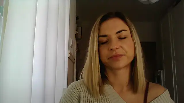Snapshot of ashley_xlove chatting on January 9, 10:52 am ashley xlove online show from January 9, 10:52 am