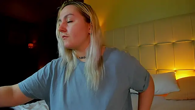 Debbie Taylor online show from October 6, 4:04 pm