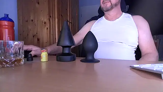 Tom PP cgn online show from October 20, 5:57 pm