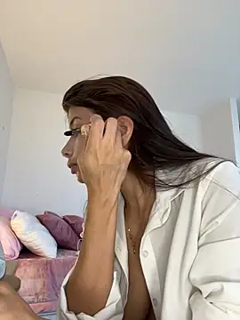 Snapshot of adop_me__ chatting on June 5, 1:39 pm adop me online show from June 5, 1:39 pm