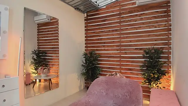 Sapphire Venuss online show from March 7, 9:59 pm