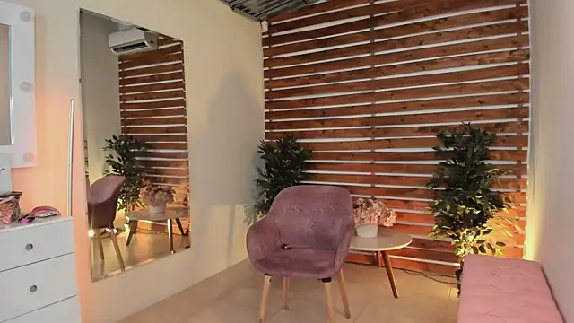 Sapphire Venuss online show from March 11, 12:11 am