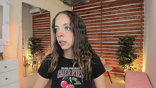 Sapphire Venuss online show from March 14, 10:49 pm