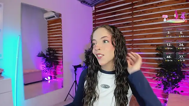 Sapphire Venuss online show from February 5, 12:26 am