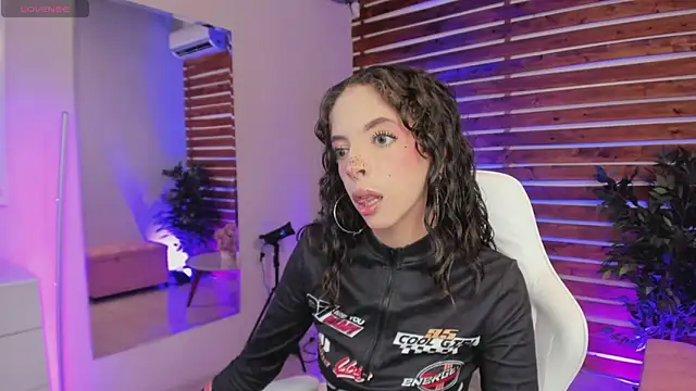 Sapphire Venuss online show from February 20, 12:51 am