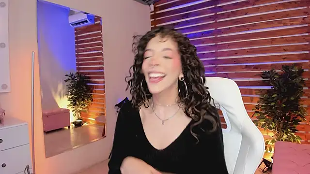 Sapphire Venuss online show from March 15, 11:44 pm