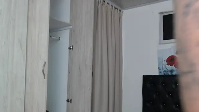 lily f00x online show from April 22, 12:39 pm