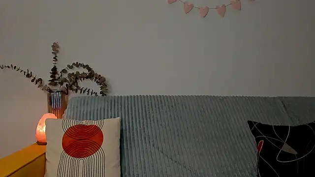 Snapshot of erika_hoiree chatting on November 8, 4:01 am erika hoiree online show from November 8, 4:01 am