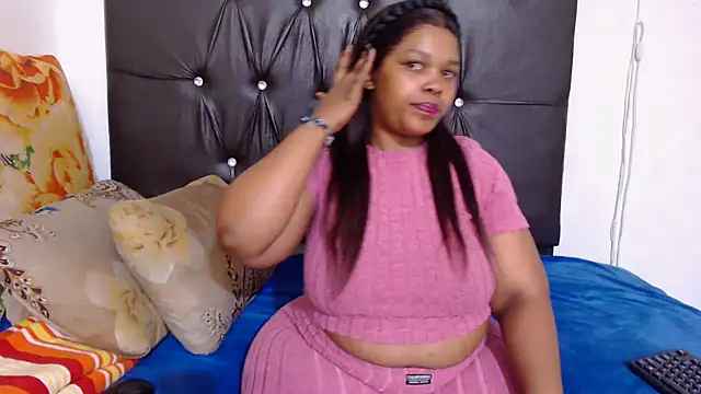 Snapshot of BigbootyNickyx chatting on September 13, 8:41 pm BigbootyNickyx online show from September 13, 8:41 pm